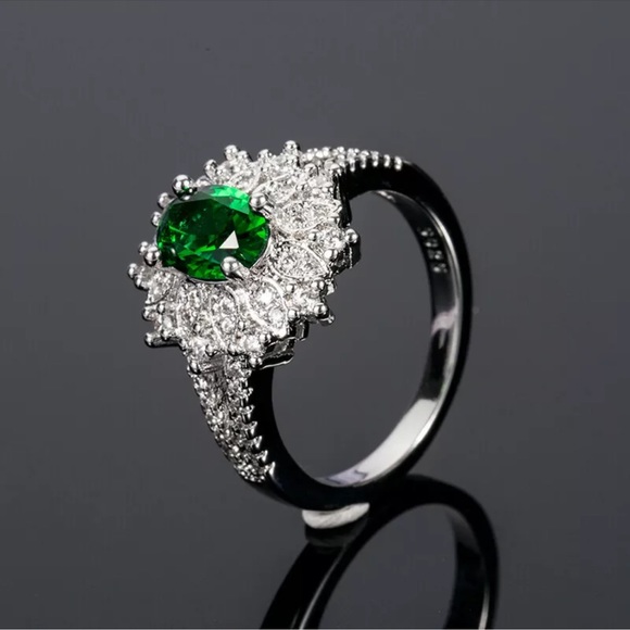 Fashion 925Silver Rings WomenEmerald gorgeous Ring - Picture 2 of 4